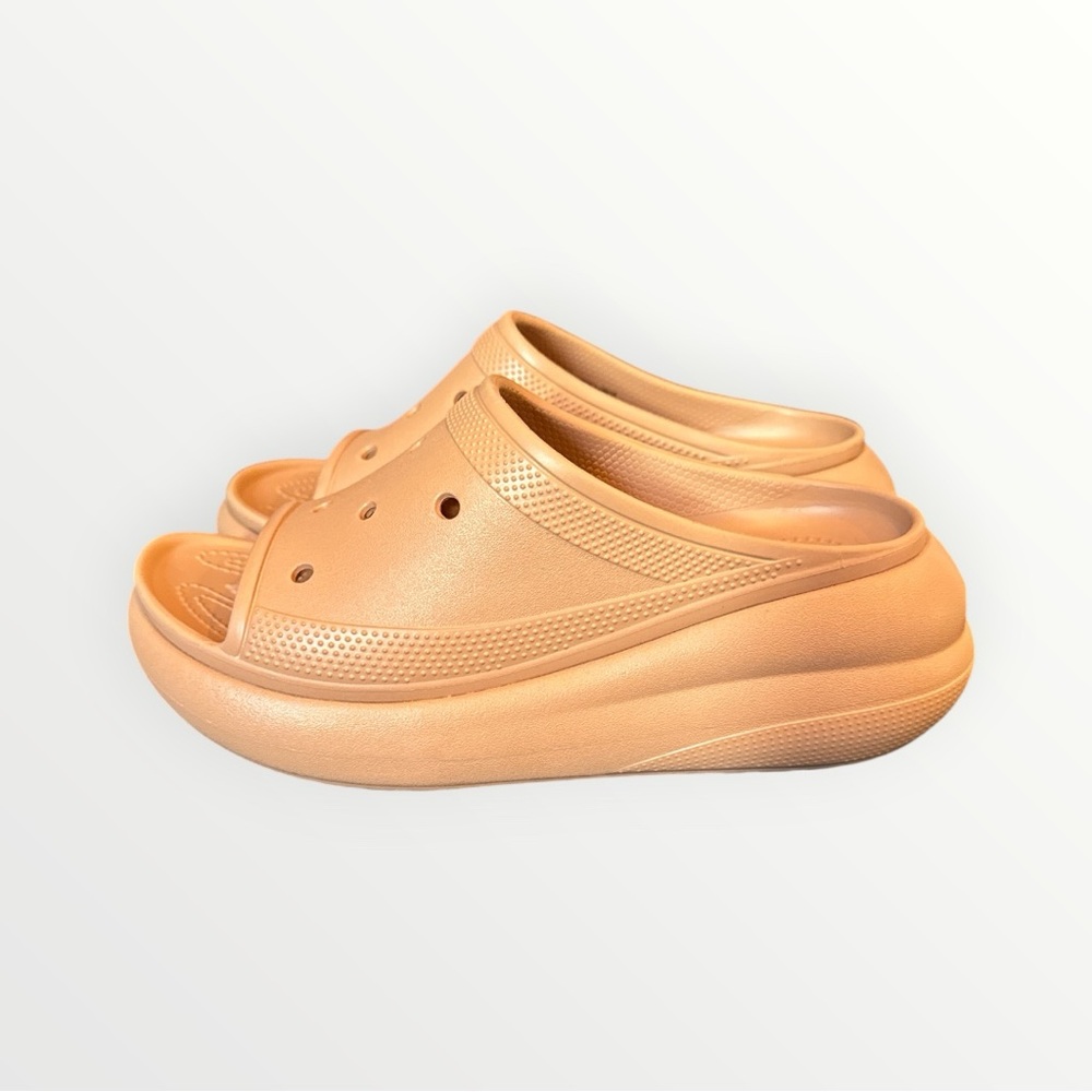 Crocs Crush Women’s Blush Pink Platform Shoes